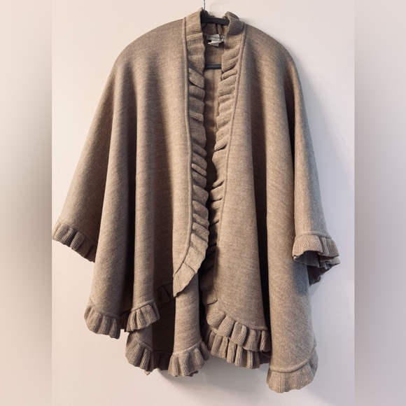 Sutton Studio Italian Soft Wool Ruffle Shawl Wrap OS - Picture 7 of 9